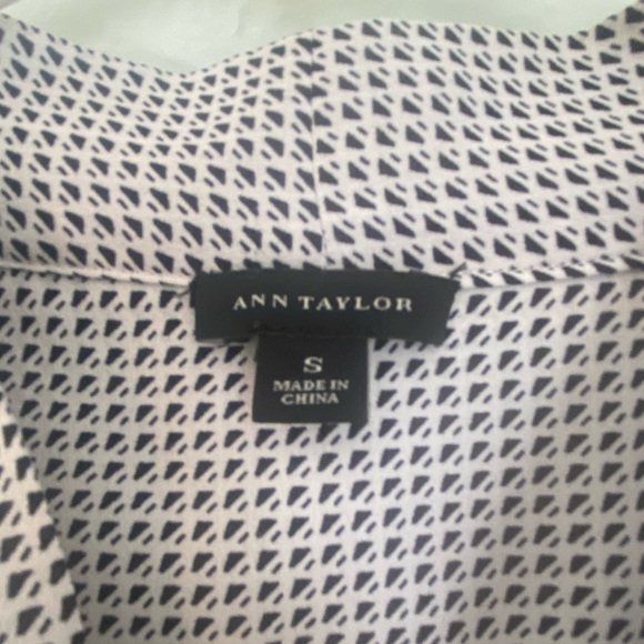 Ann Taylor Blouse - Picture 6 of 8